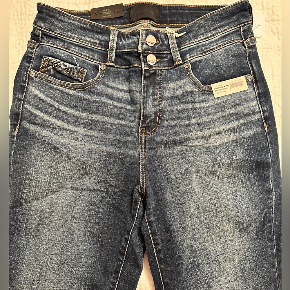 Buckle Universal Fit High Rise